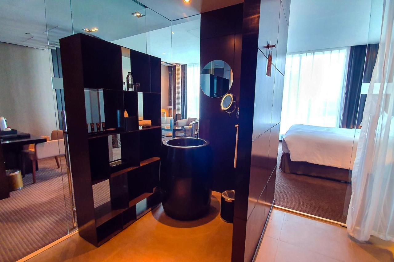 Junior King Suite Non-Smoking