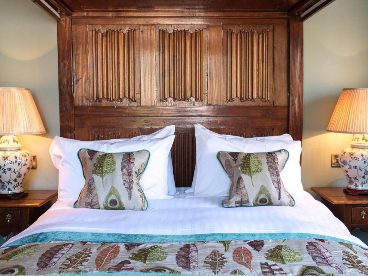 Deluxe Double Room Shower