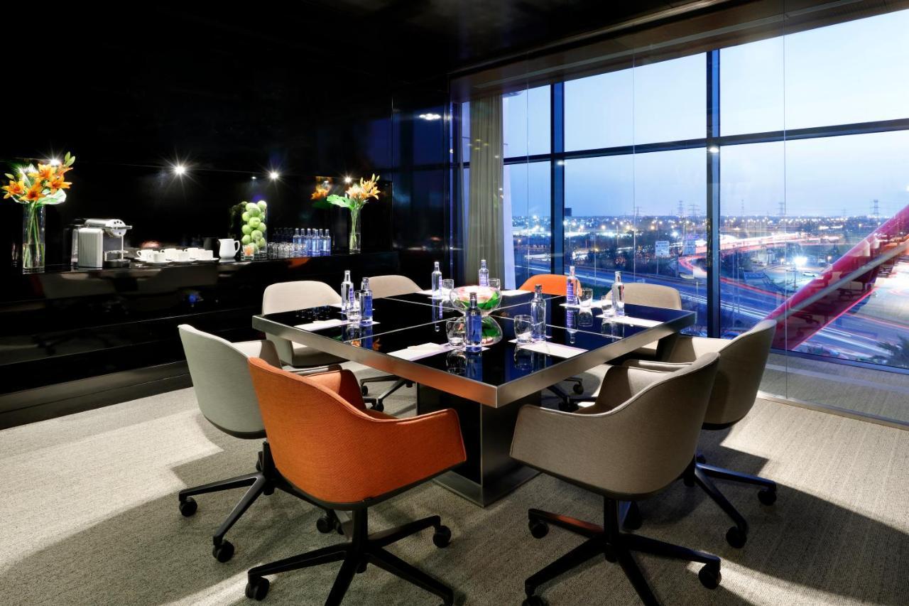 Deluxe King Room with Panoramic View - High Floor/Club Access,1294400803:JPEG