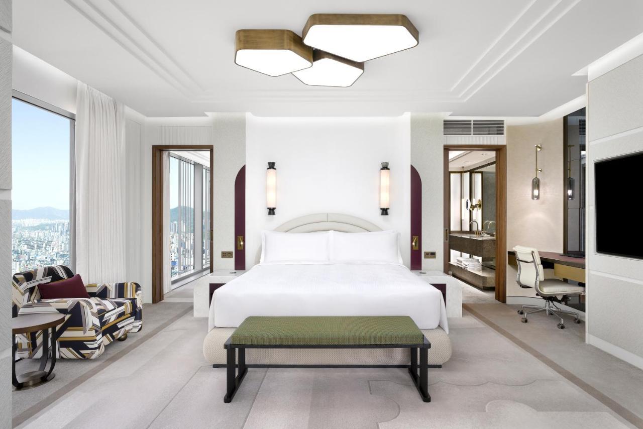Grand Masters Bay King Room with City View