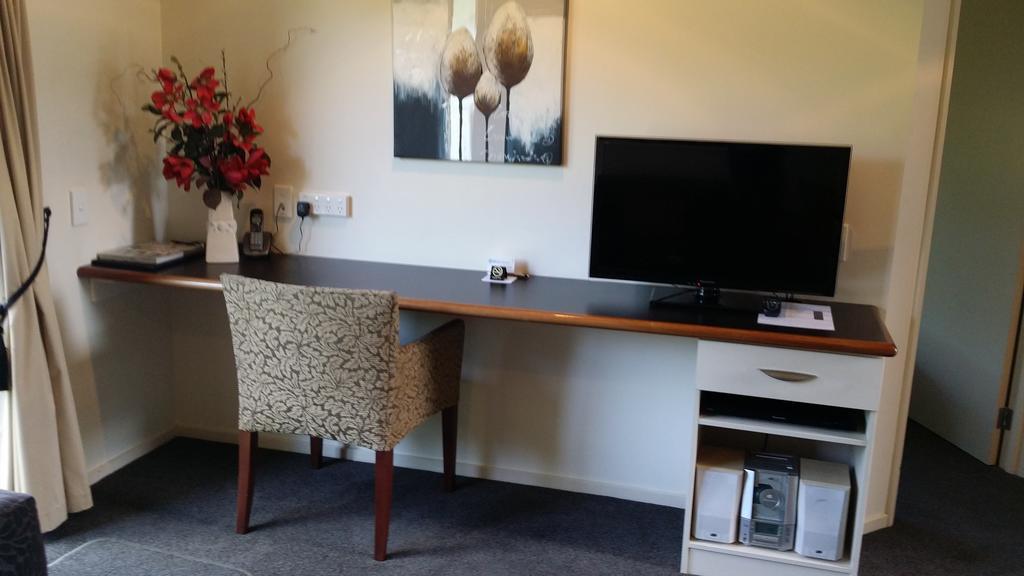 Standard One-Bedroom Apartment,256101997:JPEG