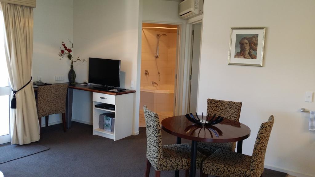 Executive One-Bedroom Apartment