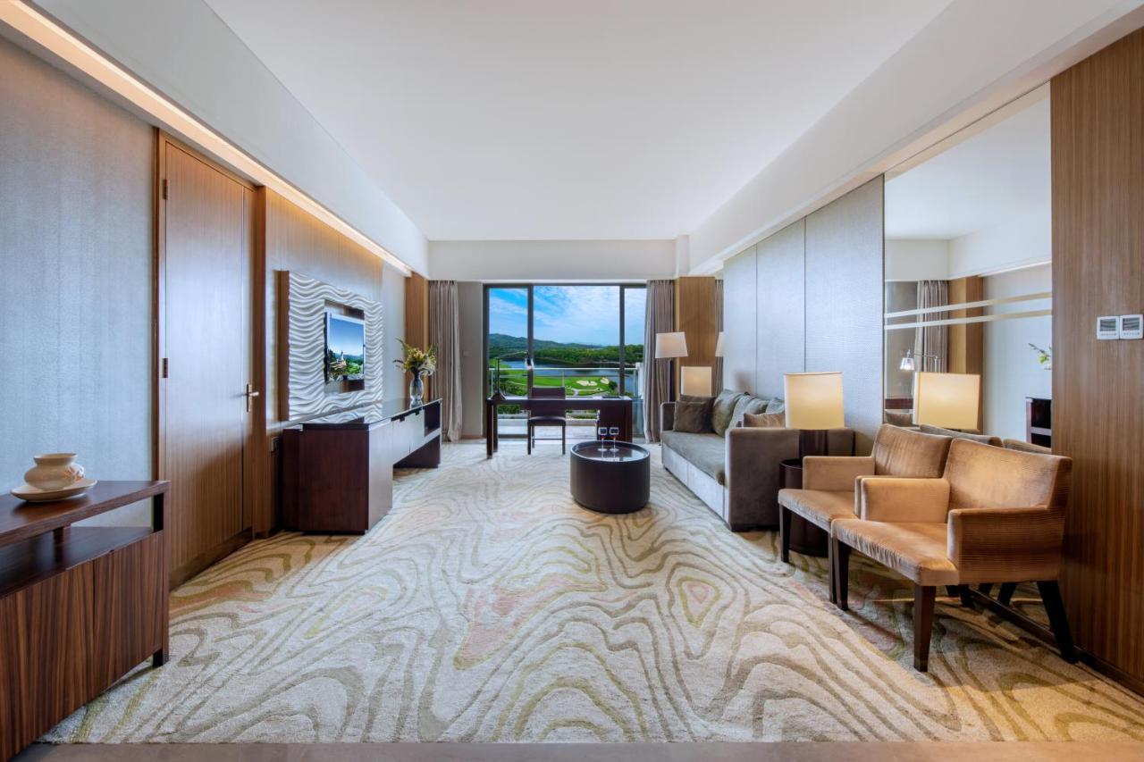 Grande Deluxe Suite All Lake View