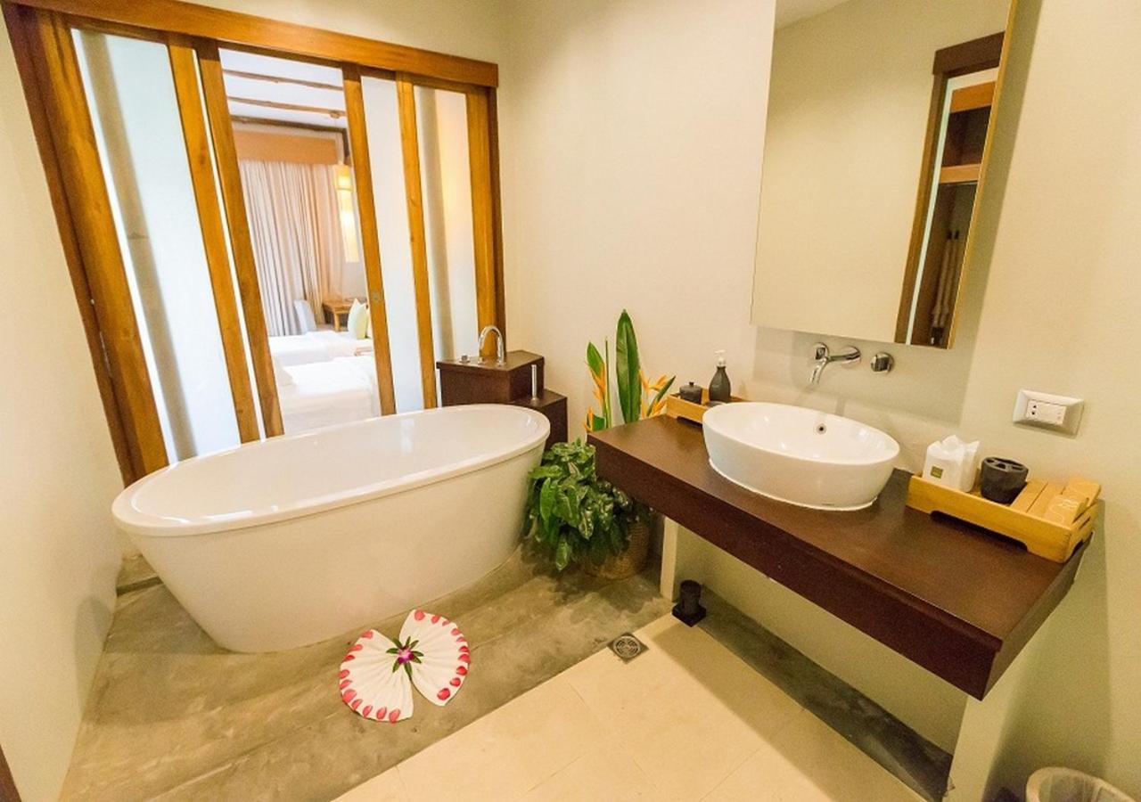 Deluxe Double Room with Pool View,1129967124:JPEG