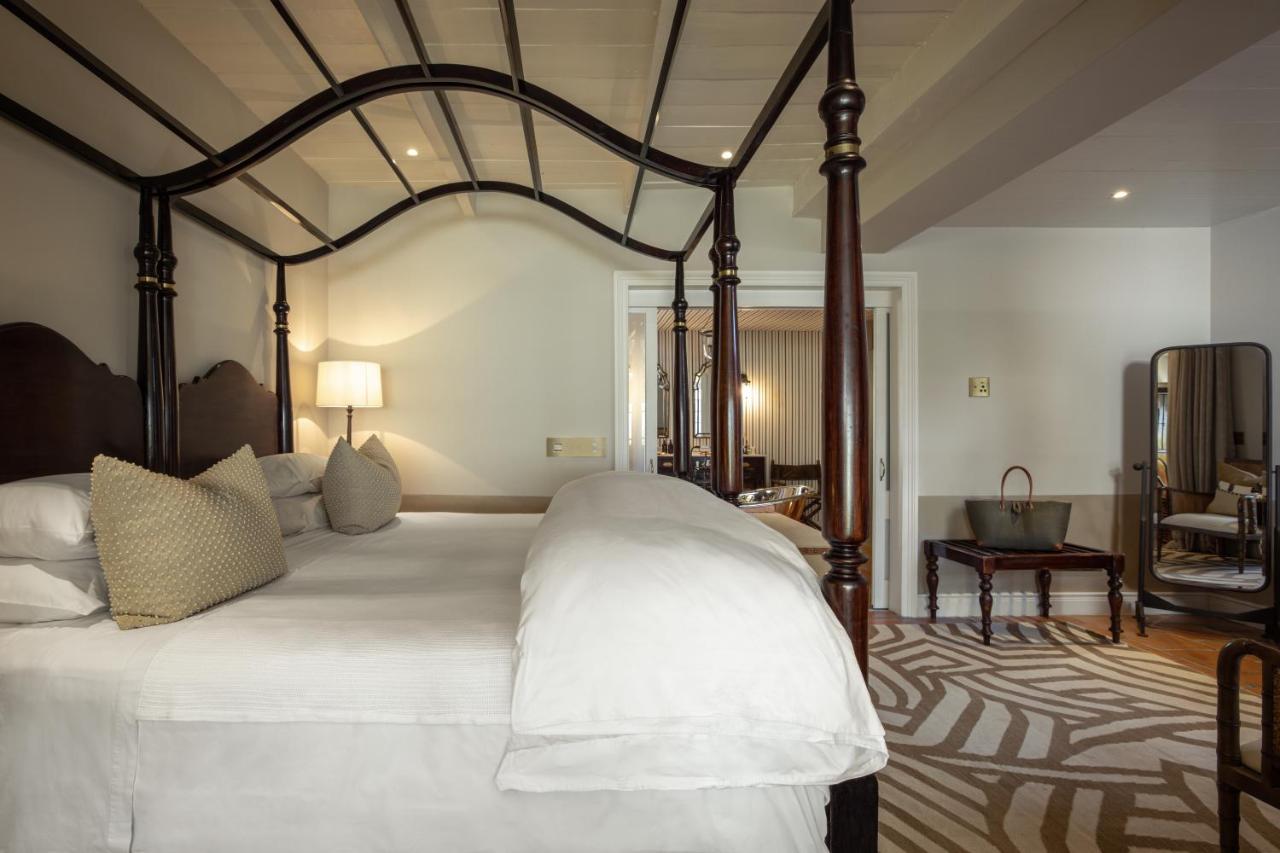 Deluxe King Suite