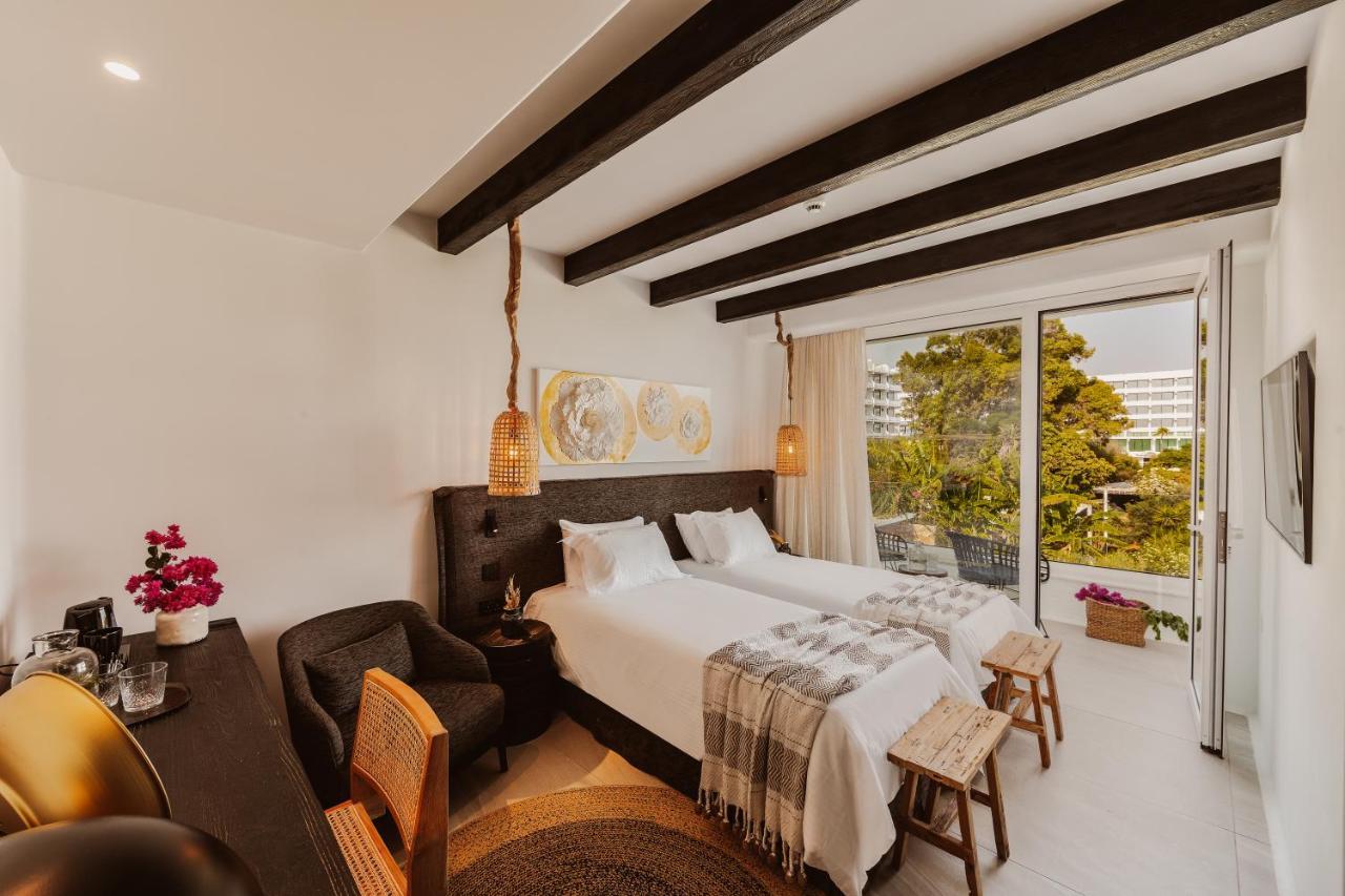 Deluxe Double Room Side Sea View