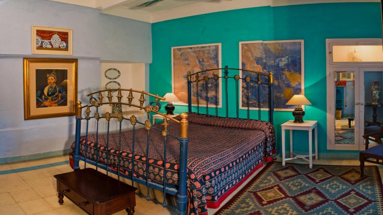 Heritage Romance Room Enjoy a on spa laundry vintage car services alongside complimentary evening tea guided fort tours morning yoga 700 AM – 800 AM