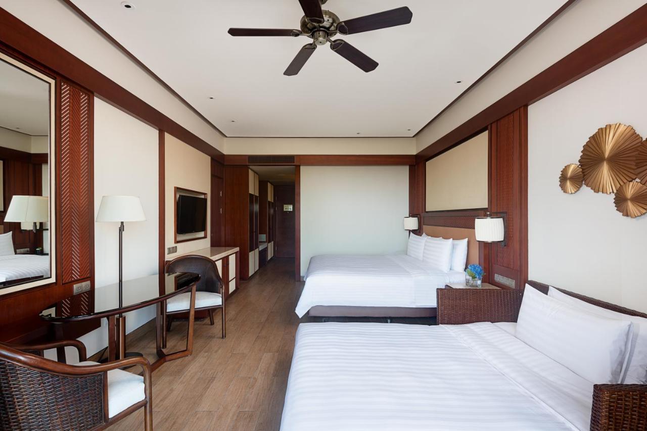 Deluxe Seaside Garden View King Room