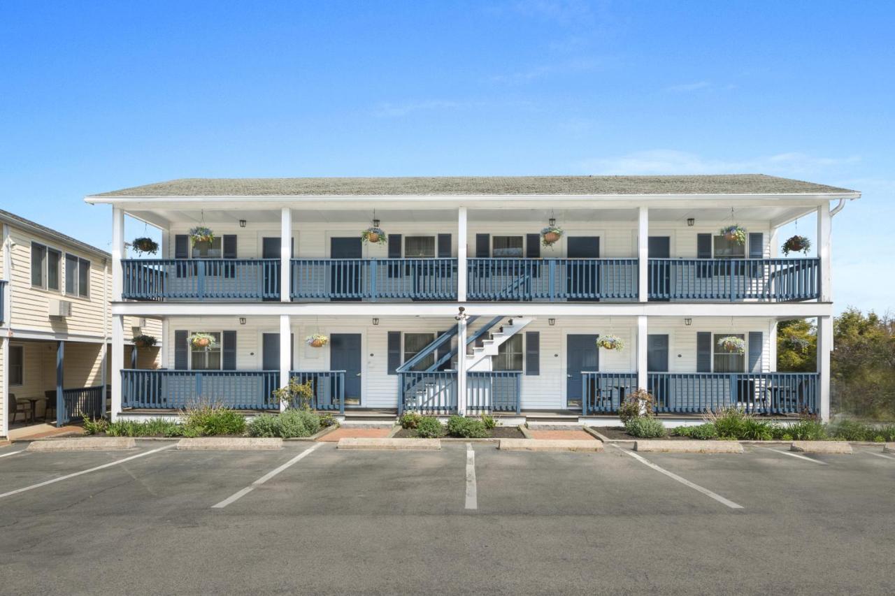 Garden Grove Deluxe Queen