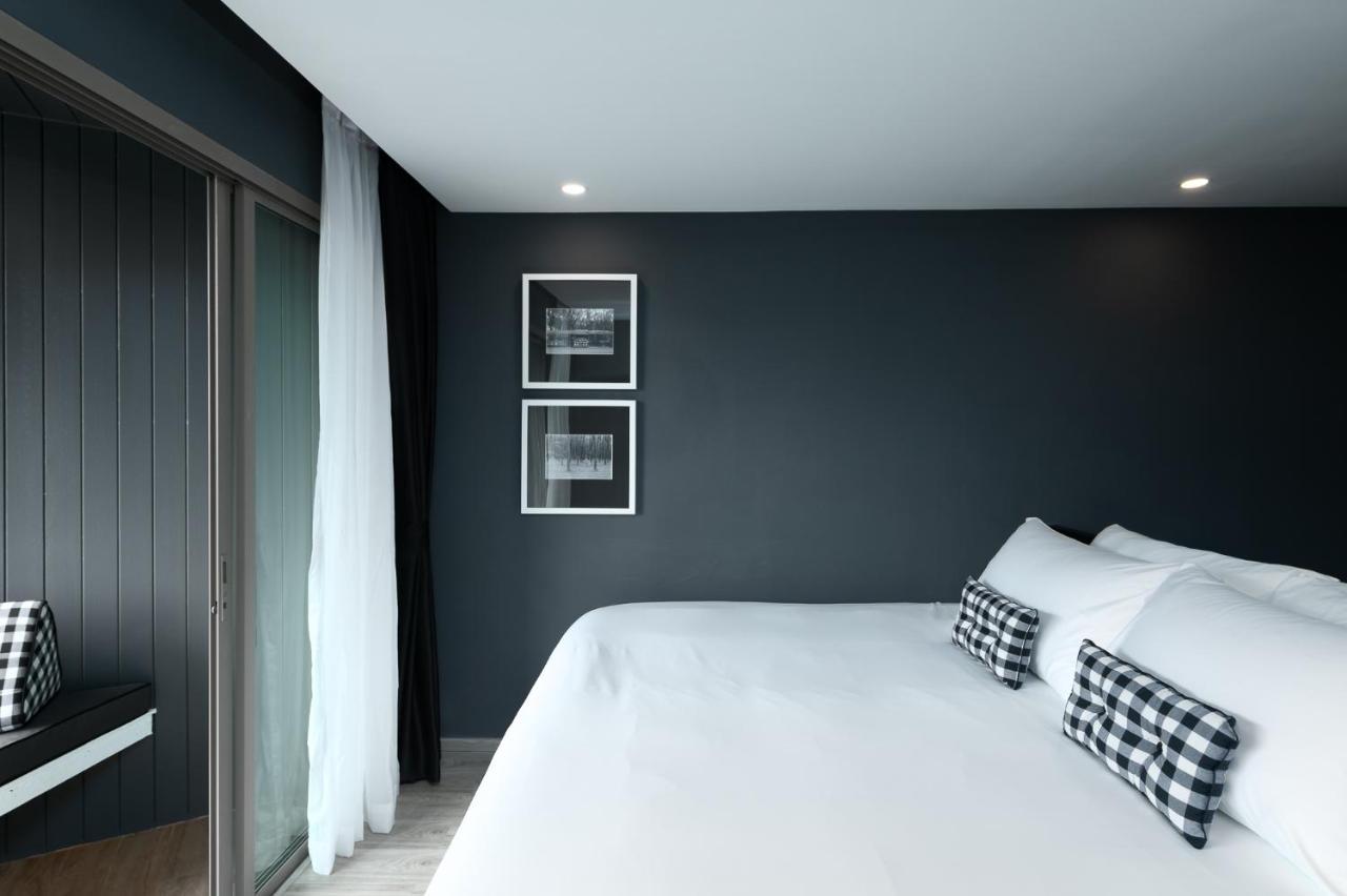 Zimmer Ozone Hall mit Balkon