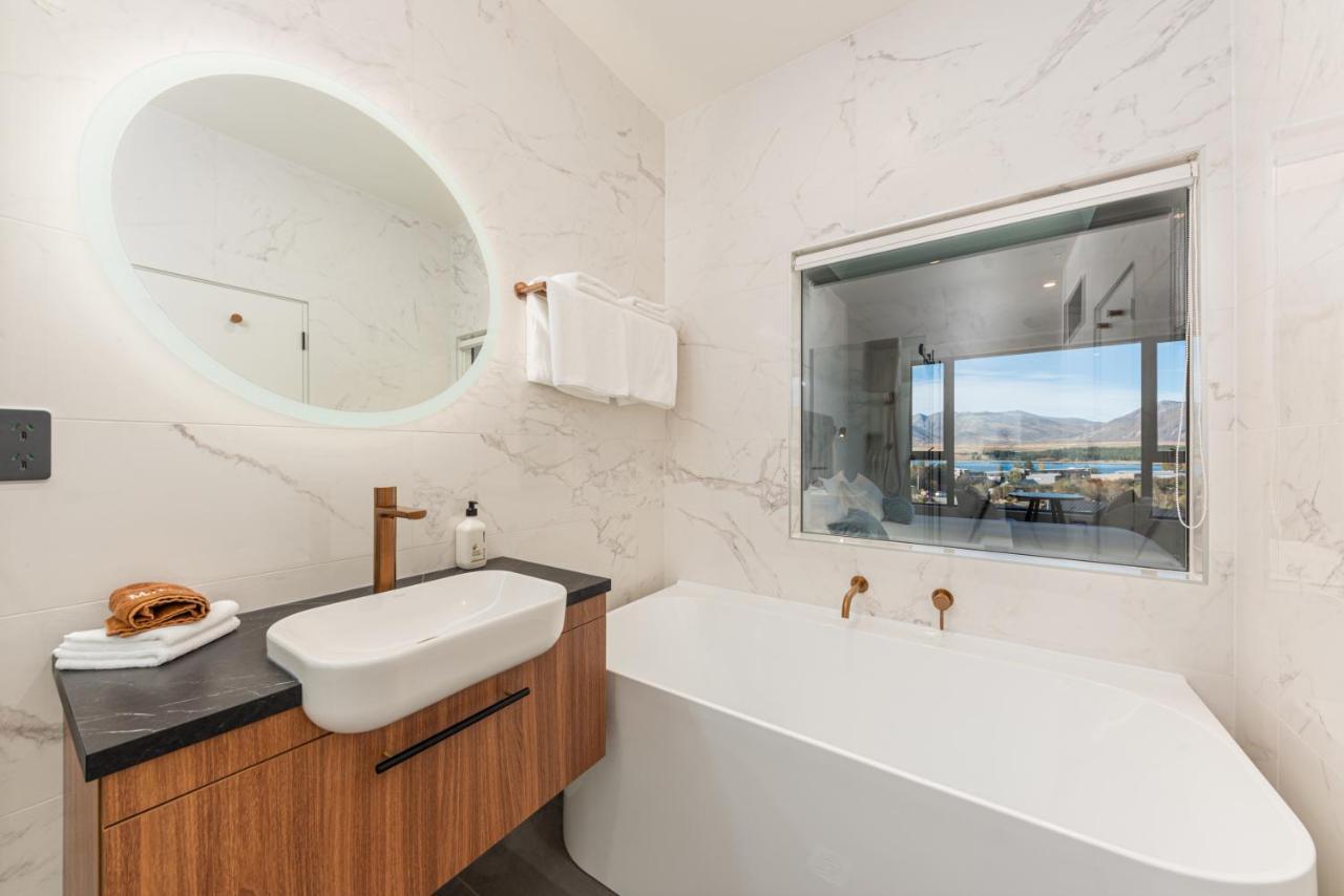 Deluxe Double or Twin Room with Lake View