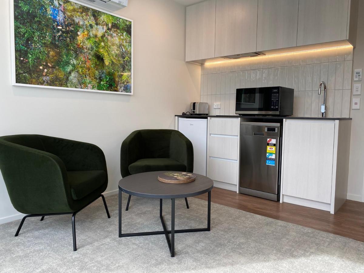 One-Bedroom King Suite