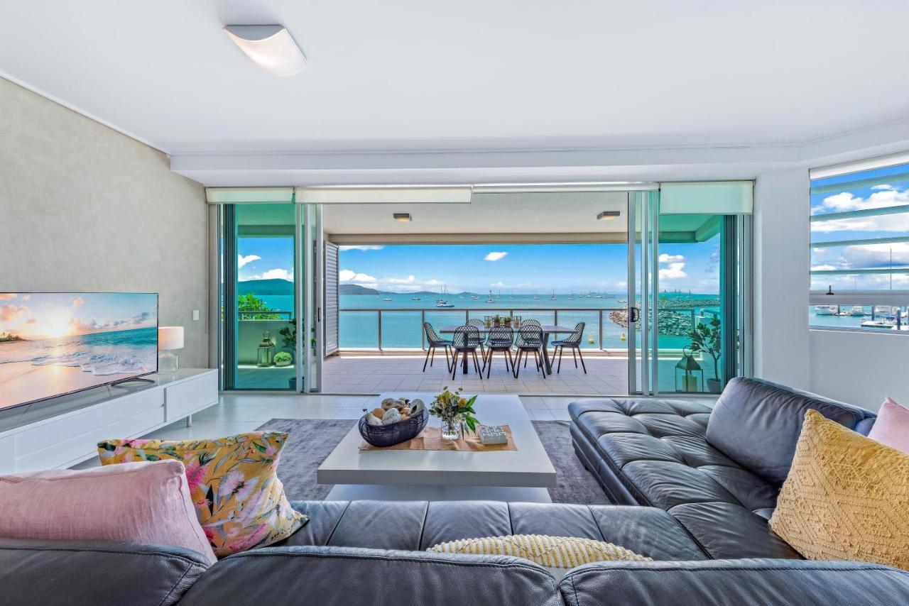 2 Bedroom 2 Bathroom Superior Waterfront Apartment