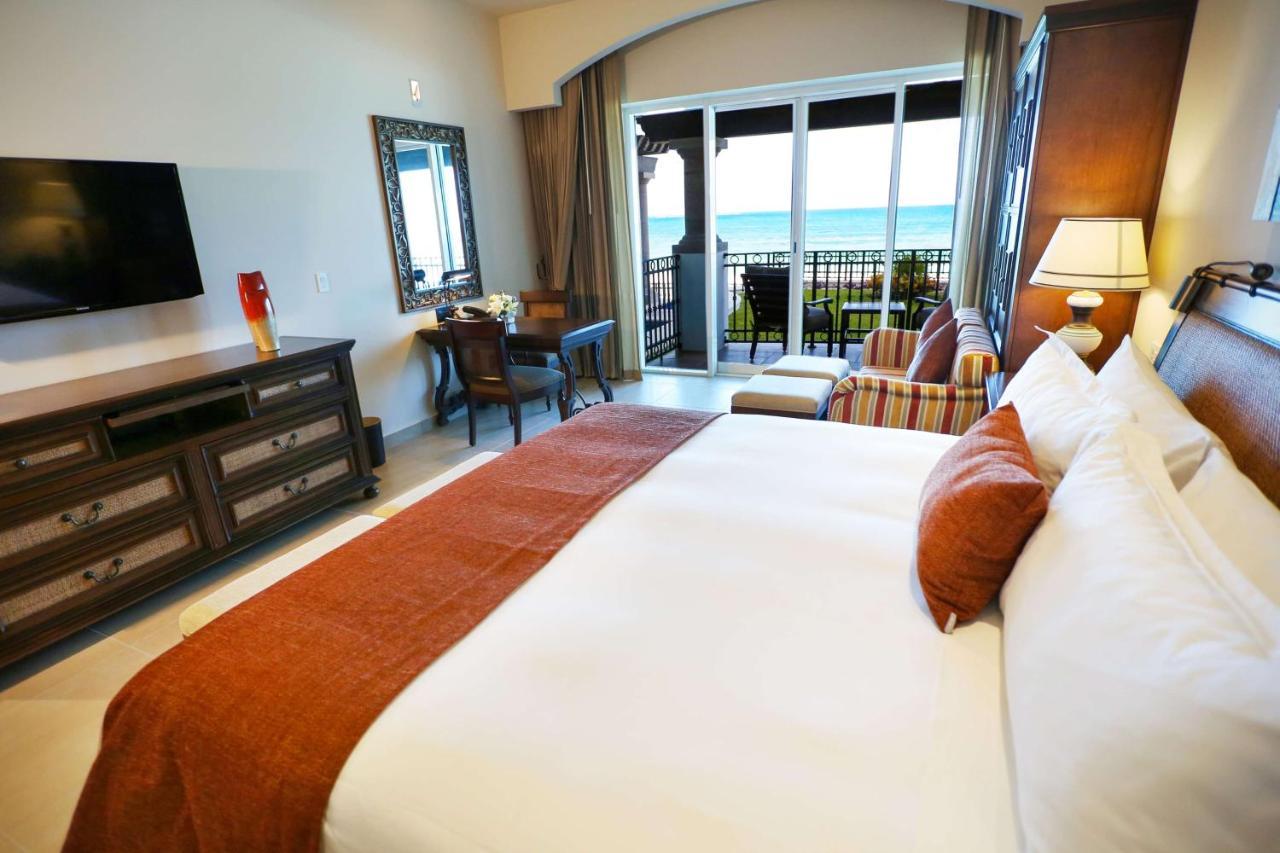 Junior Signature Suite Beachfront