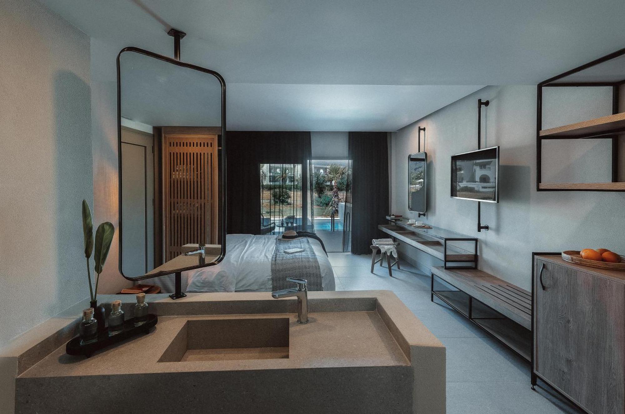 Superior Double Room with Private Pool,1147555690:JPEG