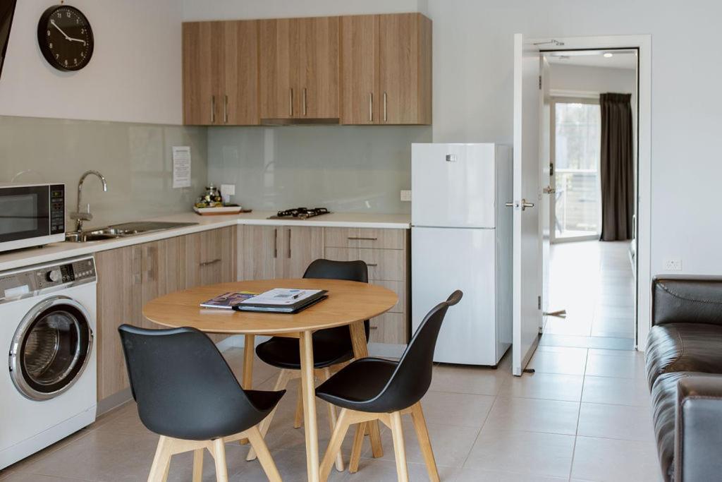 Studio Apartment Interconnecting