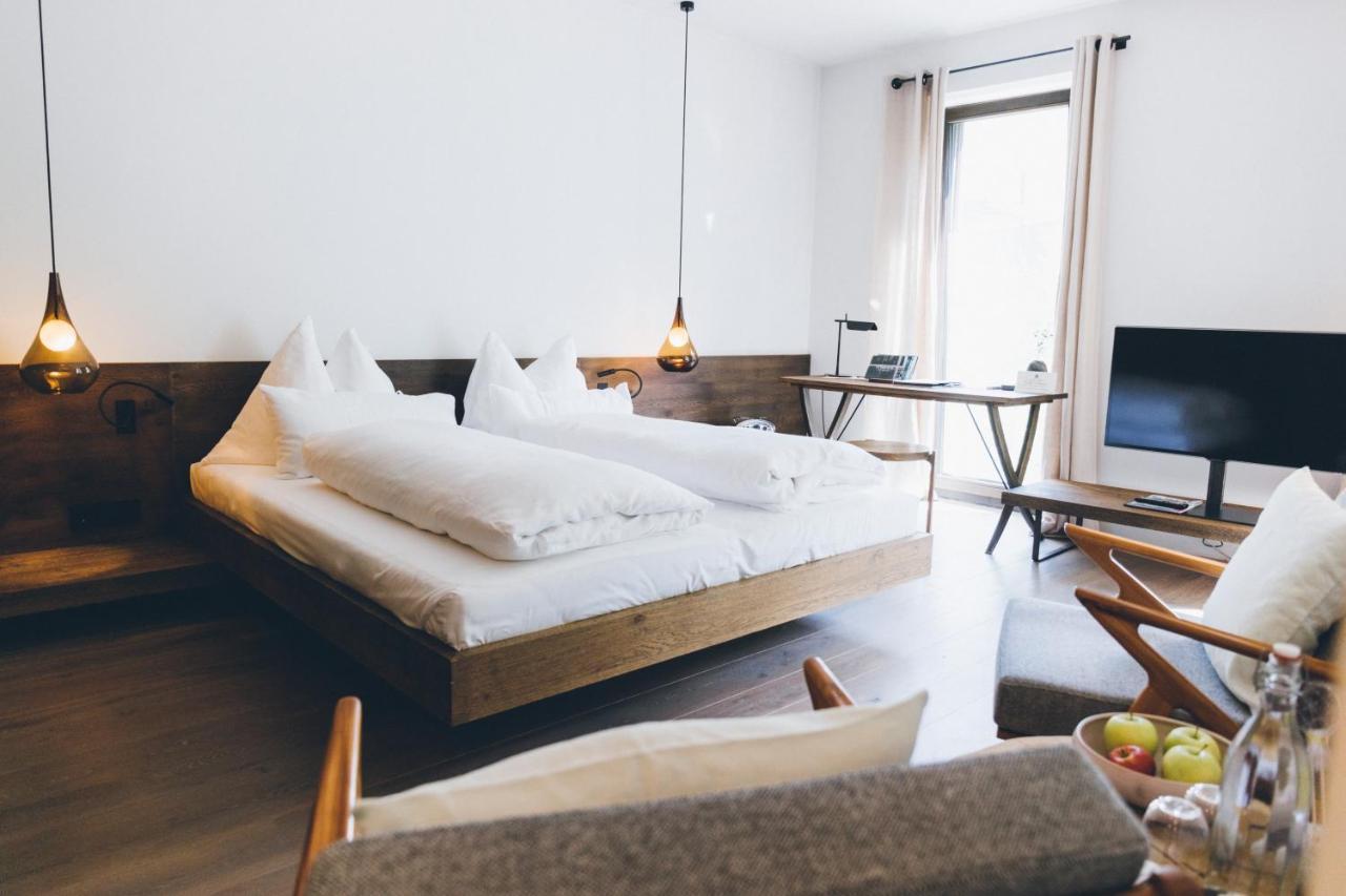 Standard Suite,1153765506:JPEG
