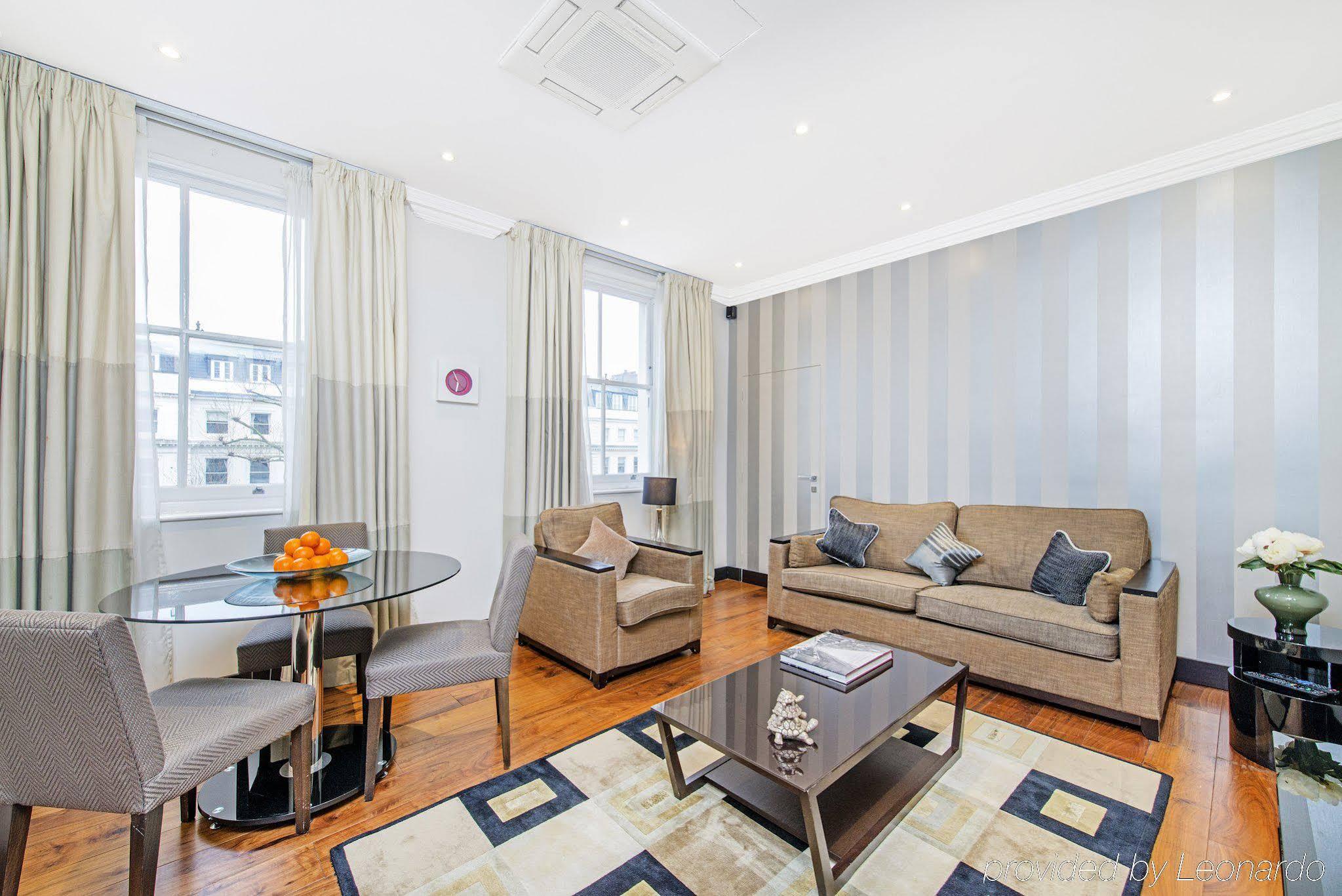 Deluxe One-Bedroom Apartment