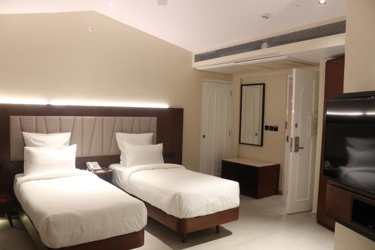 Premium Riverview Twin Room