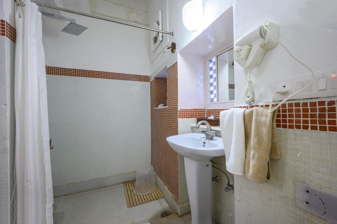 Heritage Romance Room Enjoy a on spa laundry vintage car services alongside complimentary evening tea guided fort tours morning yoga 700 AM – 800 AM
