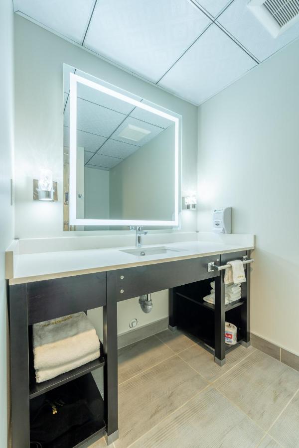 Queen Room - Disability Access
