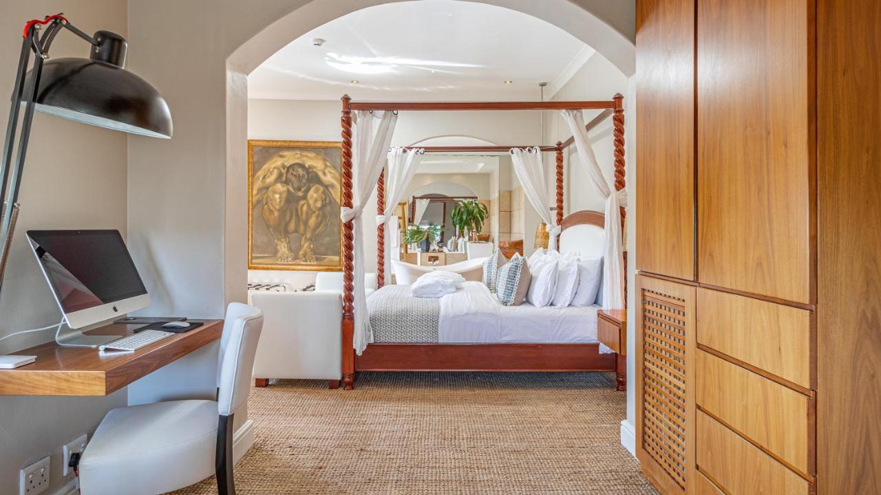 Suite Private Balcony