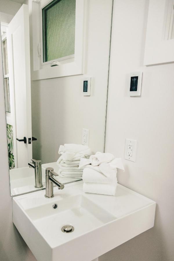 Deluxe King Suite,1162563411:JPEG