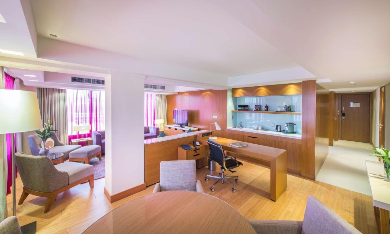 Two-Bedroom Suite Lounge Access