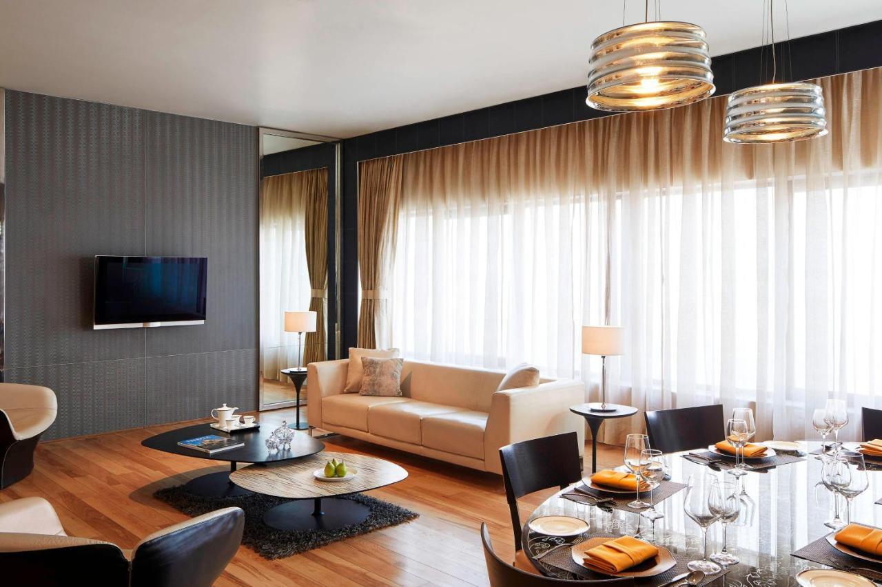 Luxury Suite 2 way Airport Transfer Access to club lounge including Hi-Tea from 3-5 pm Happy Hours from 6-8 pm