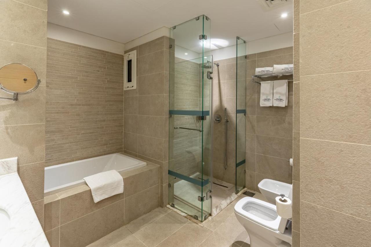 Executive 4 Bedroom Villa Sea View Families Only