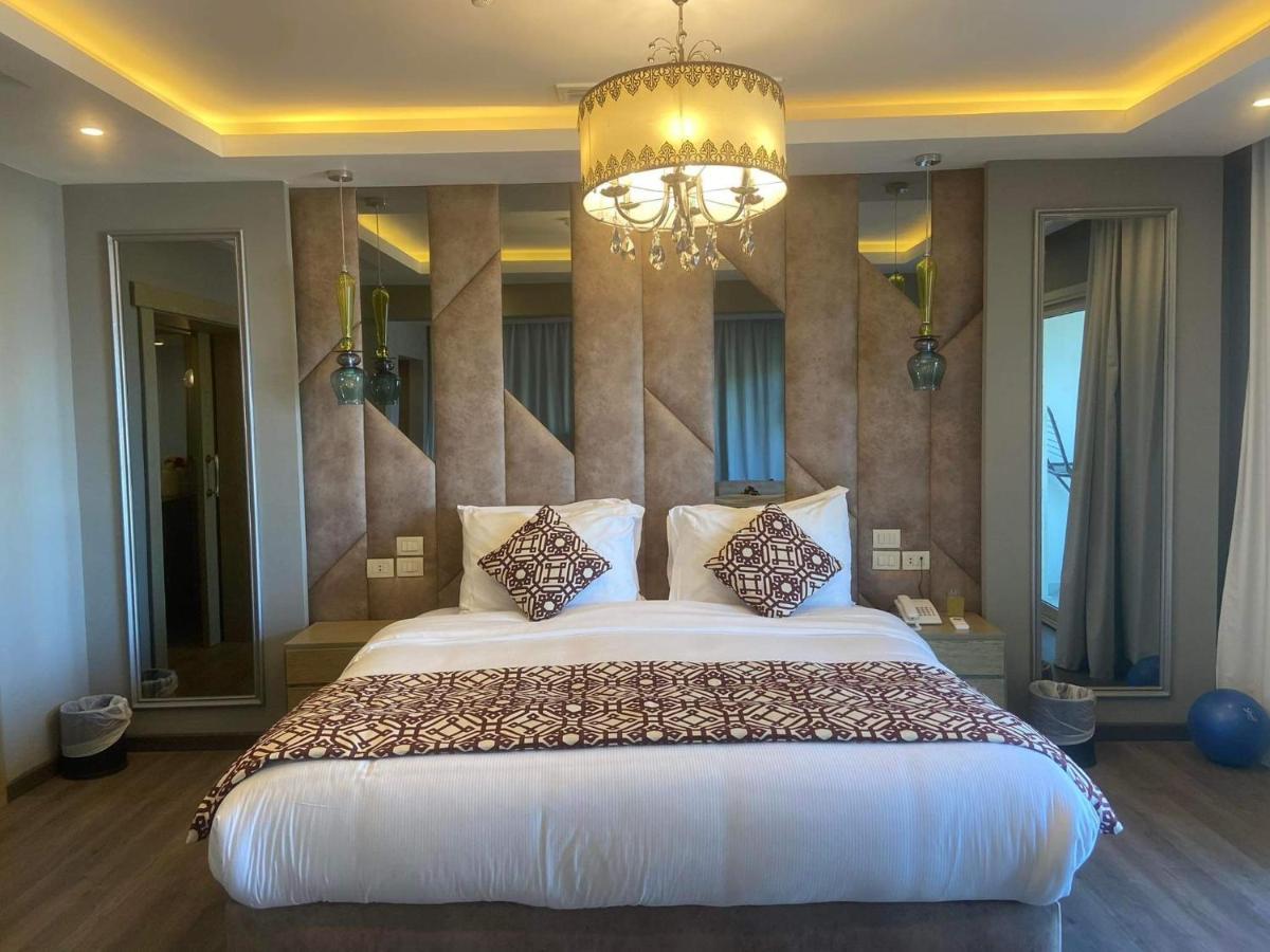 Royal Suite,1168035910:JPEG
