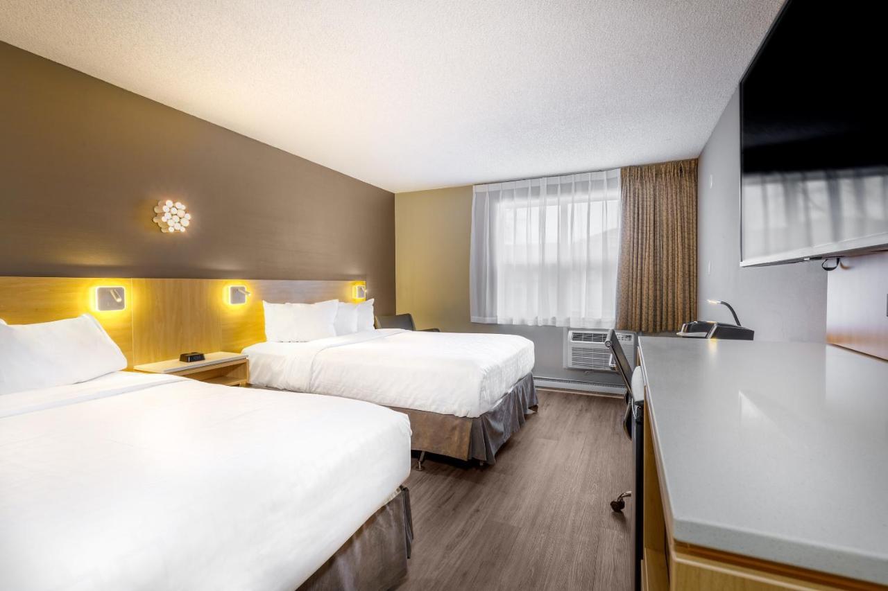 Standard Queen Room Two Queen Beds Non Smoking