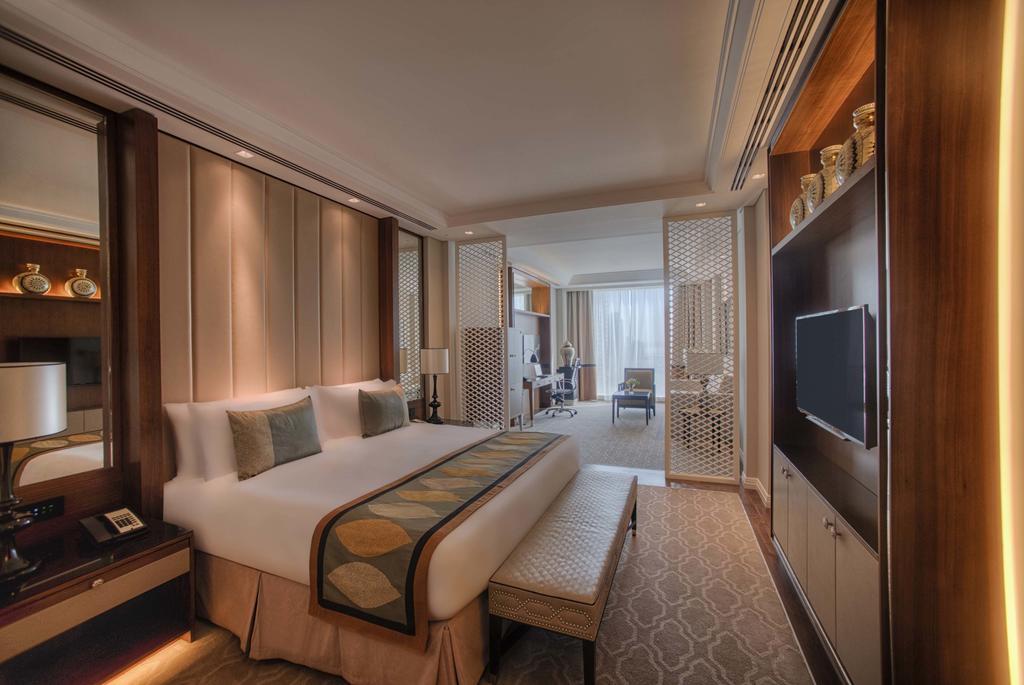 Junior Suite with City View,374530117:JPEG