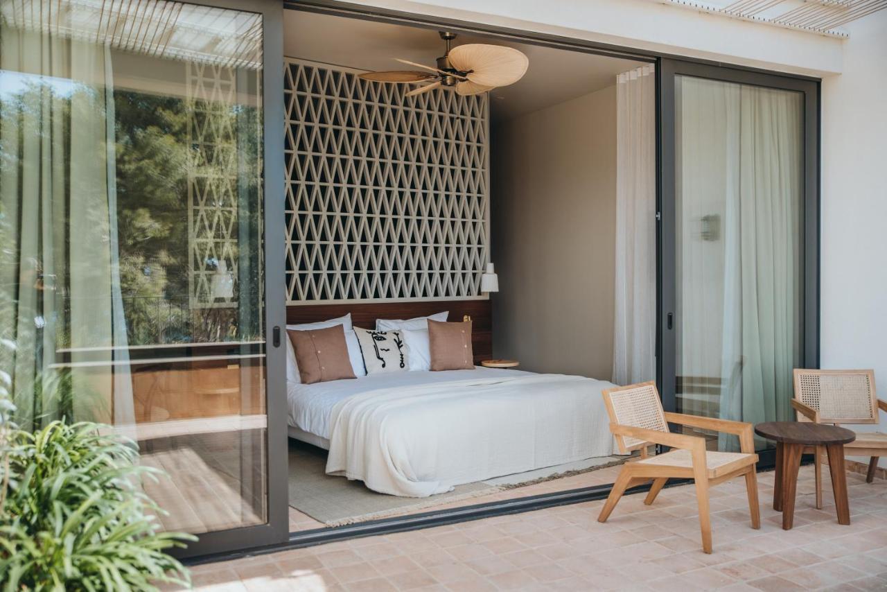 Private Pool Suite