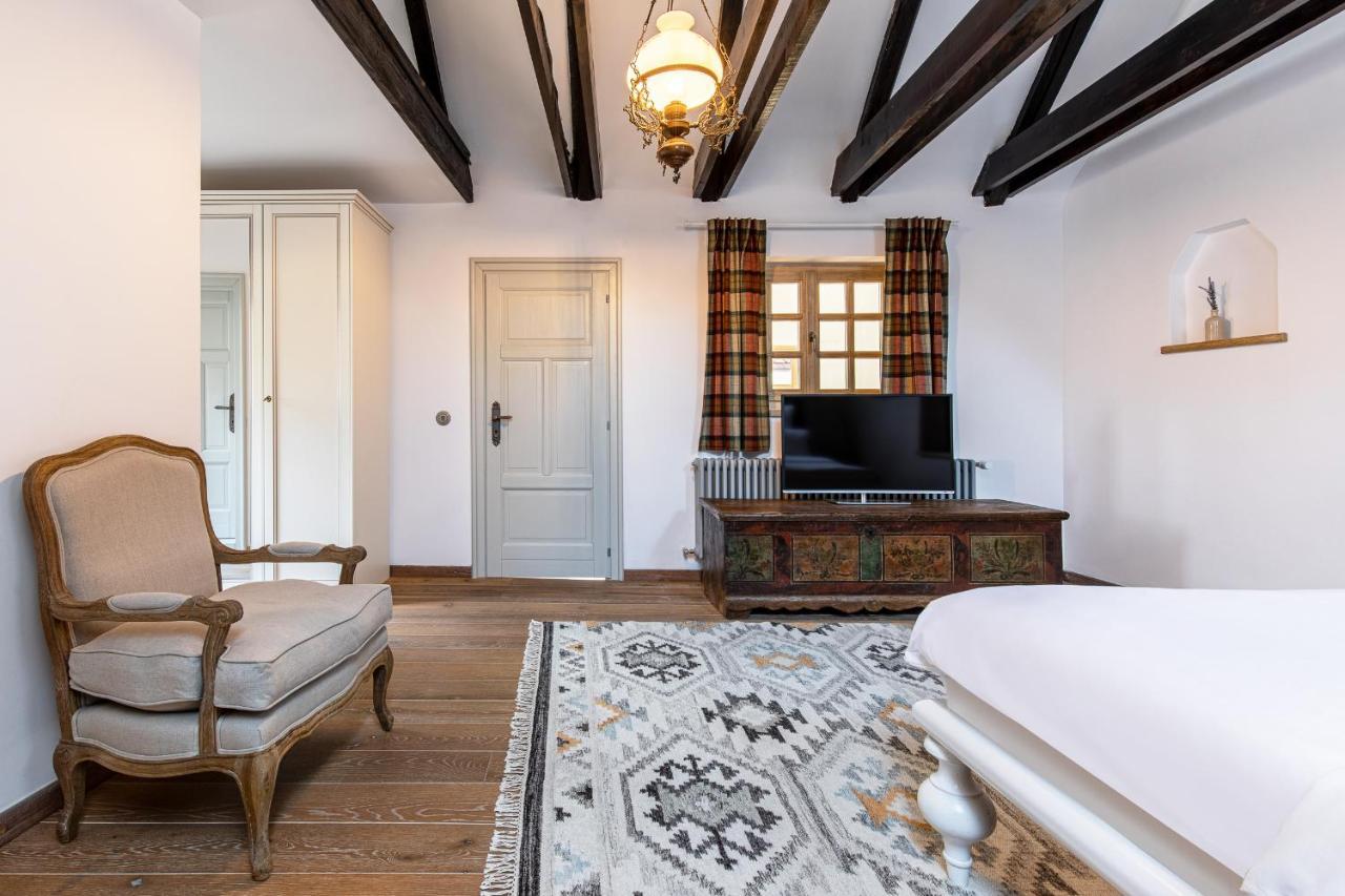 Deluxe Double Room with Balcony,1169765842:JPEG