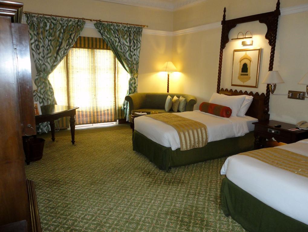 Luxury Room Garden View Twin Bed