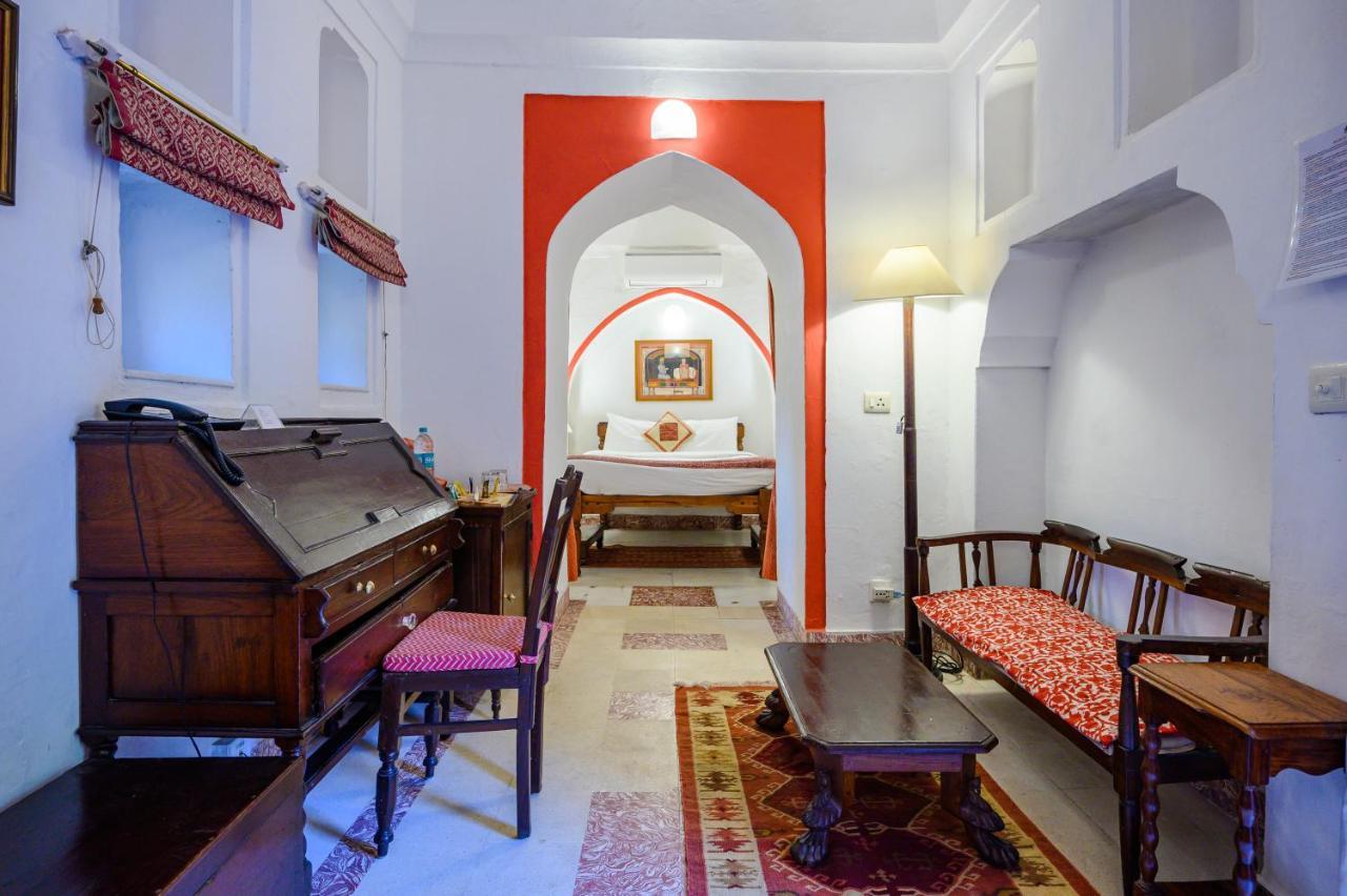 Heritage Romance Room Enjoy a on spa laundry vintage car services alongside complimentary evening tea guided fort tours morning yoga 700 AM – 800 AM
