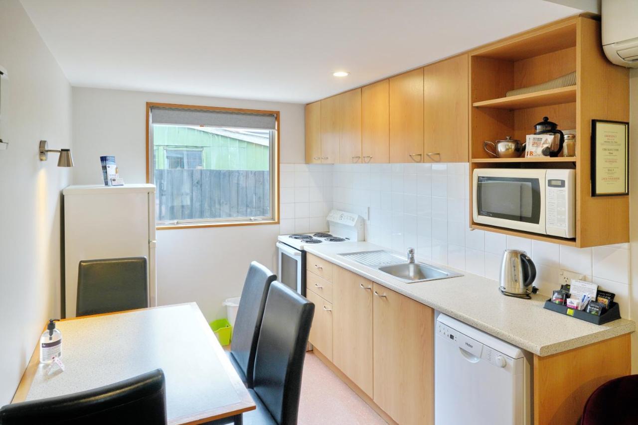 Two-Bedroom Apartment Spa Bath