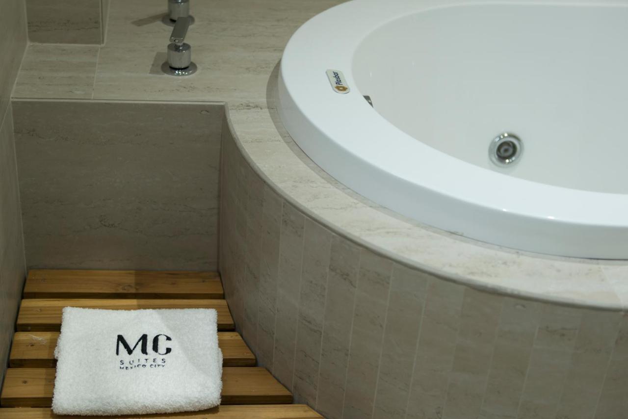 King Suite Spa Bath