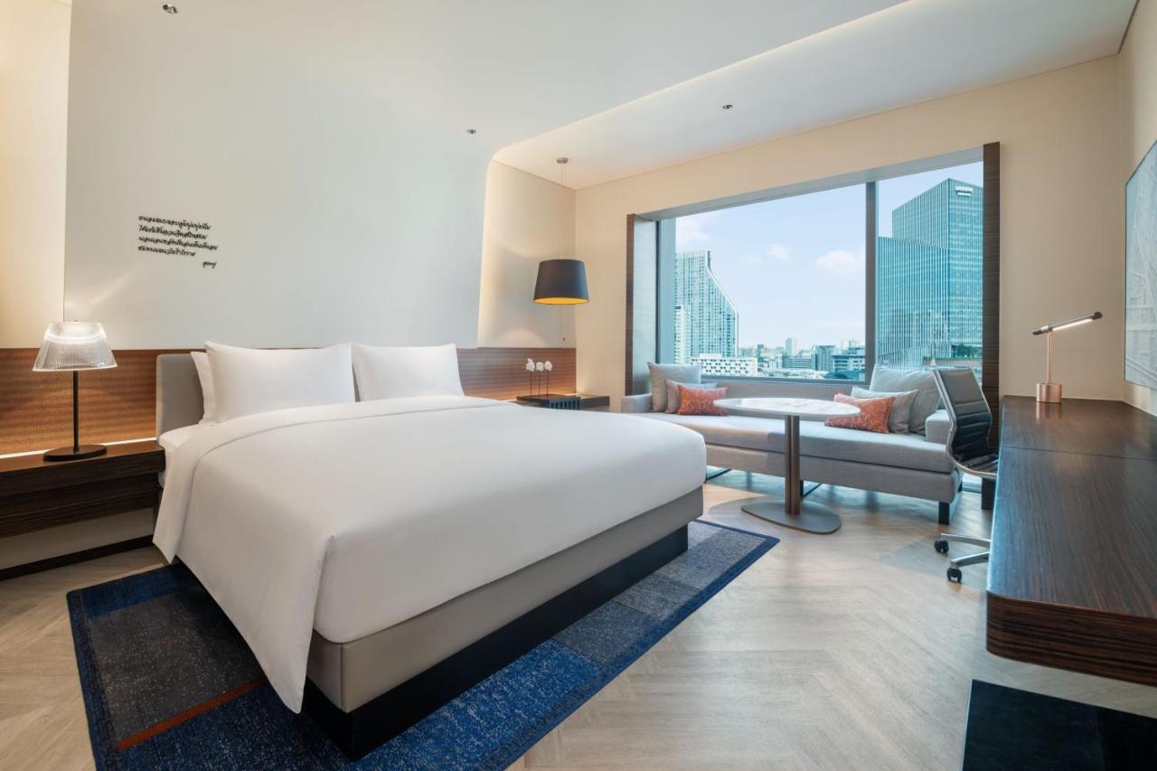 Deluxe Guest room, 1 King,1294252687:JPEG