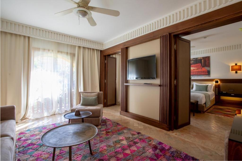 Mini Suite,1181761384:JPEG