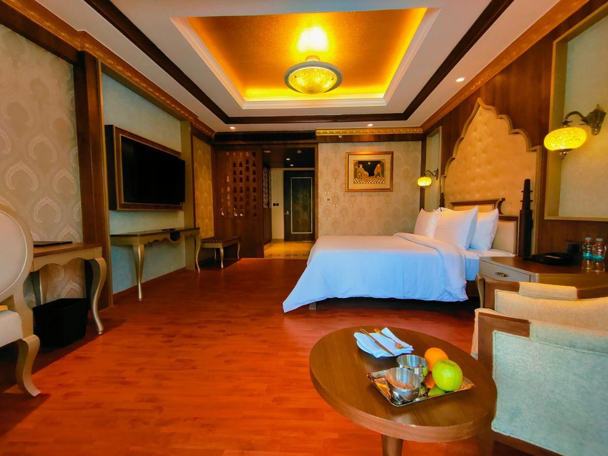 Premium King First Floor Pool Facing