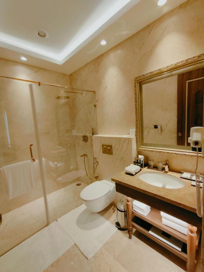 Deluxe Twin Room – Pathway View