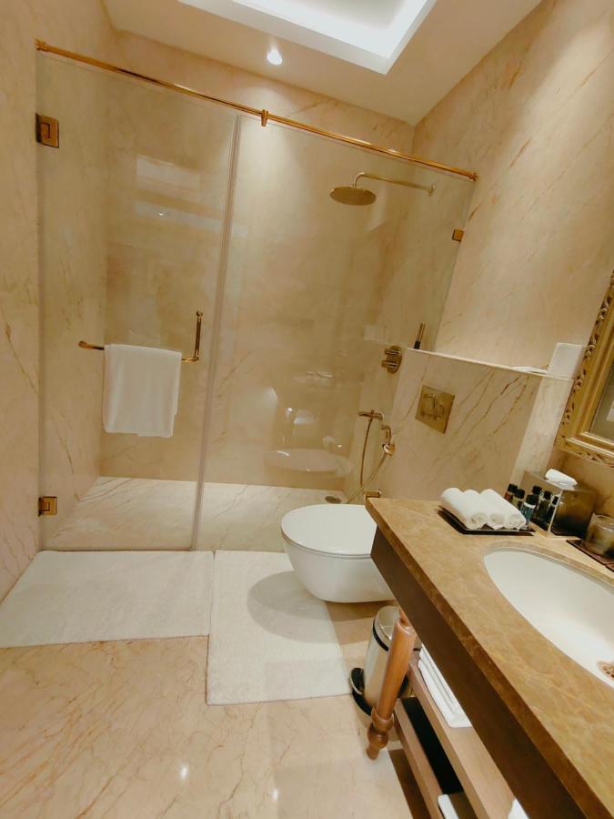 Deluxe Twin Room – Pathway View