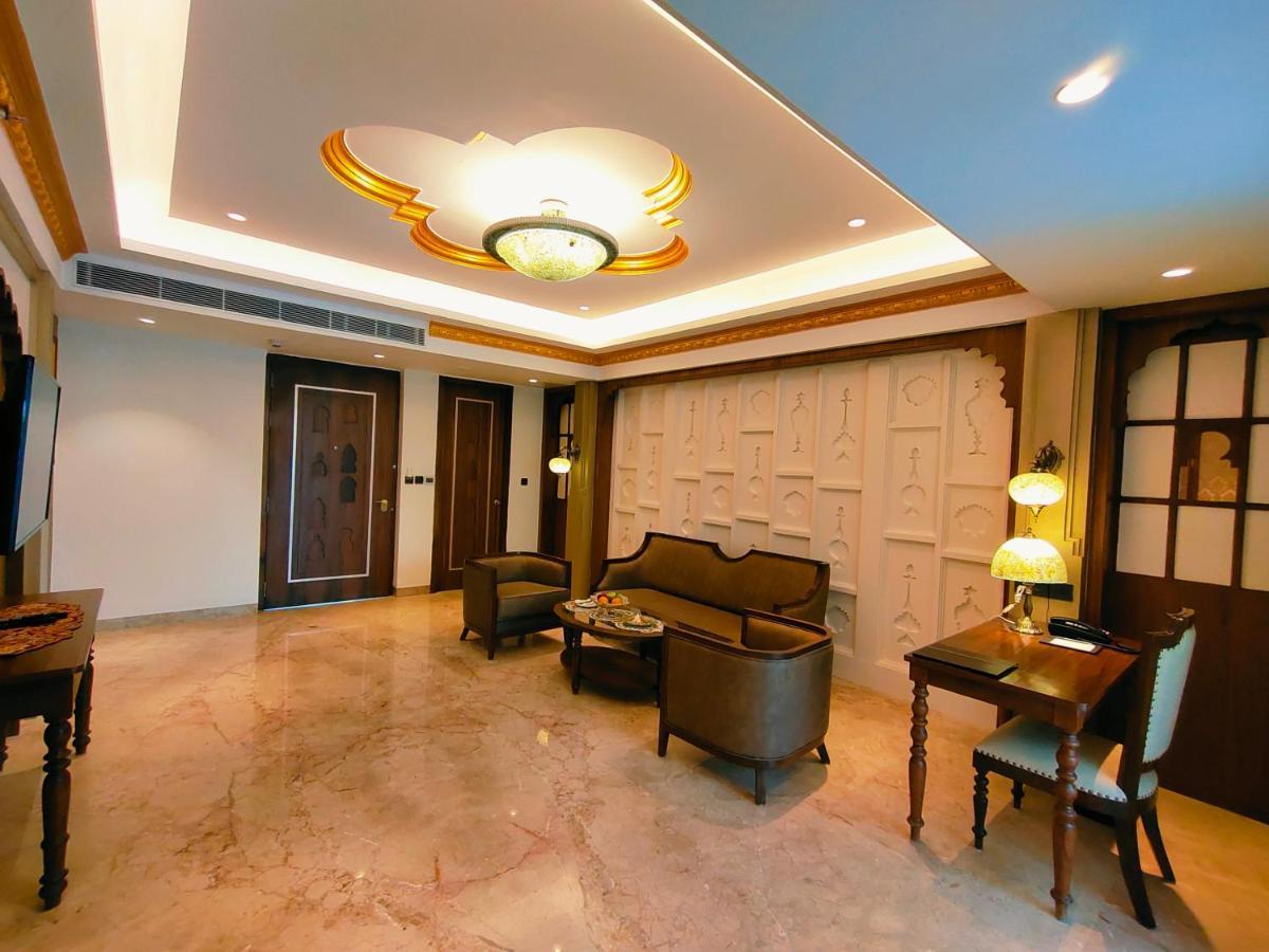 Executive Palace Suite Ground Floor Pool Facing