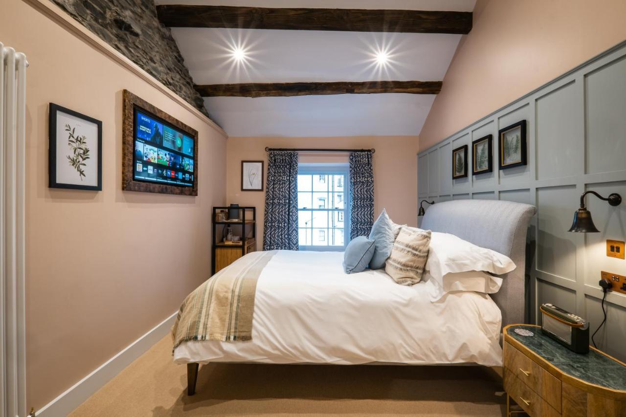 Deluxe Junior Suite courtyard view
