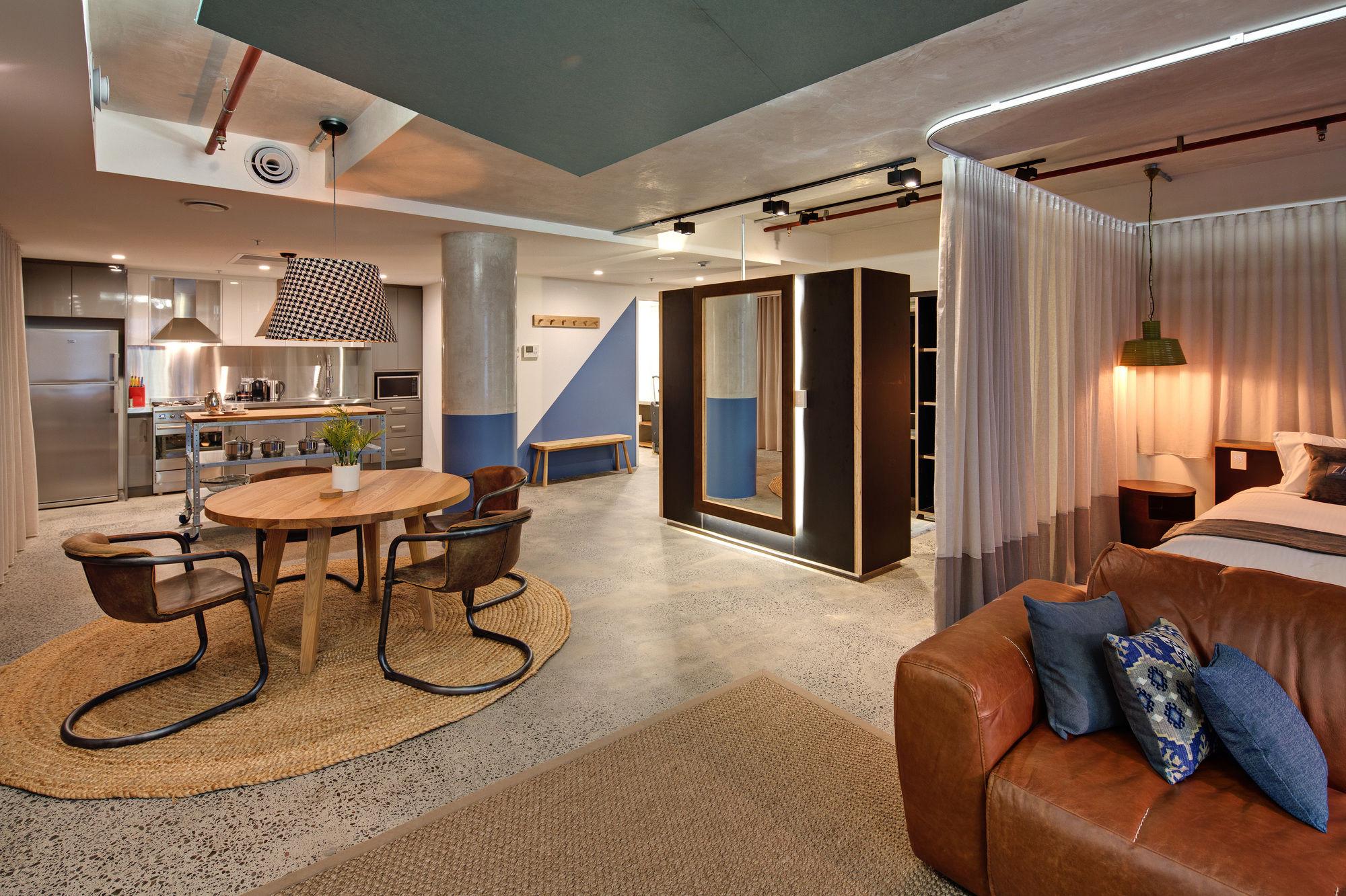 Luxury Suite,1189084183:JPEG