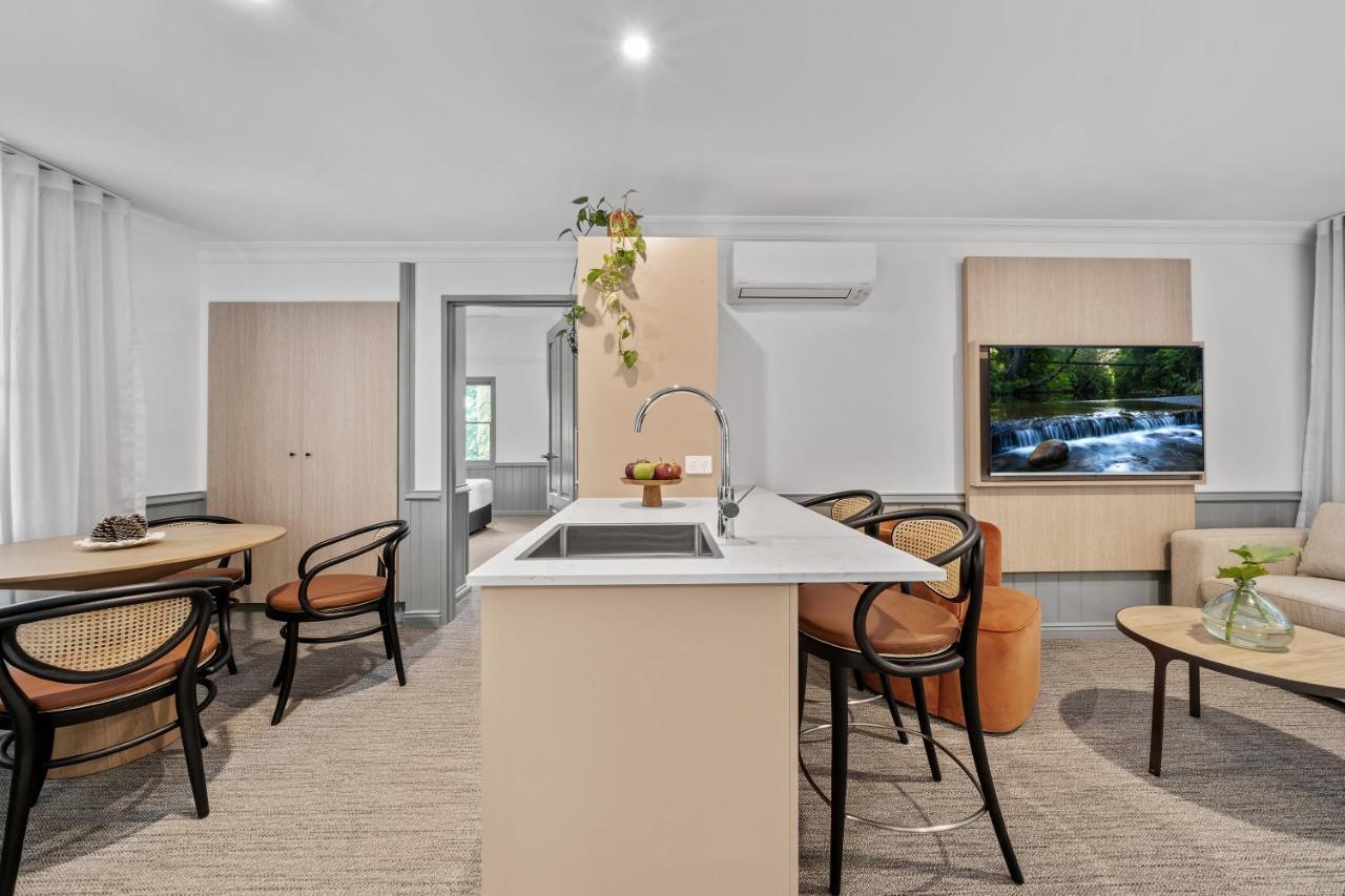 Lorikeet Suite (Family room)