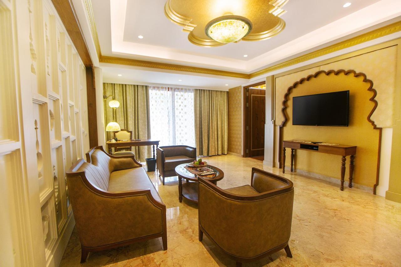 Executive Palace Suite Ground Floor Pool Facing