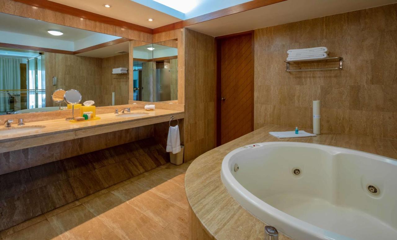 Executive Suite,1191183250:JPEG